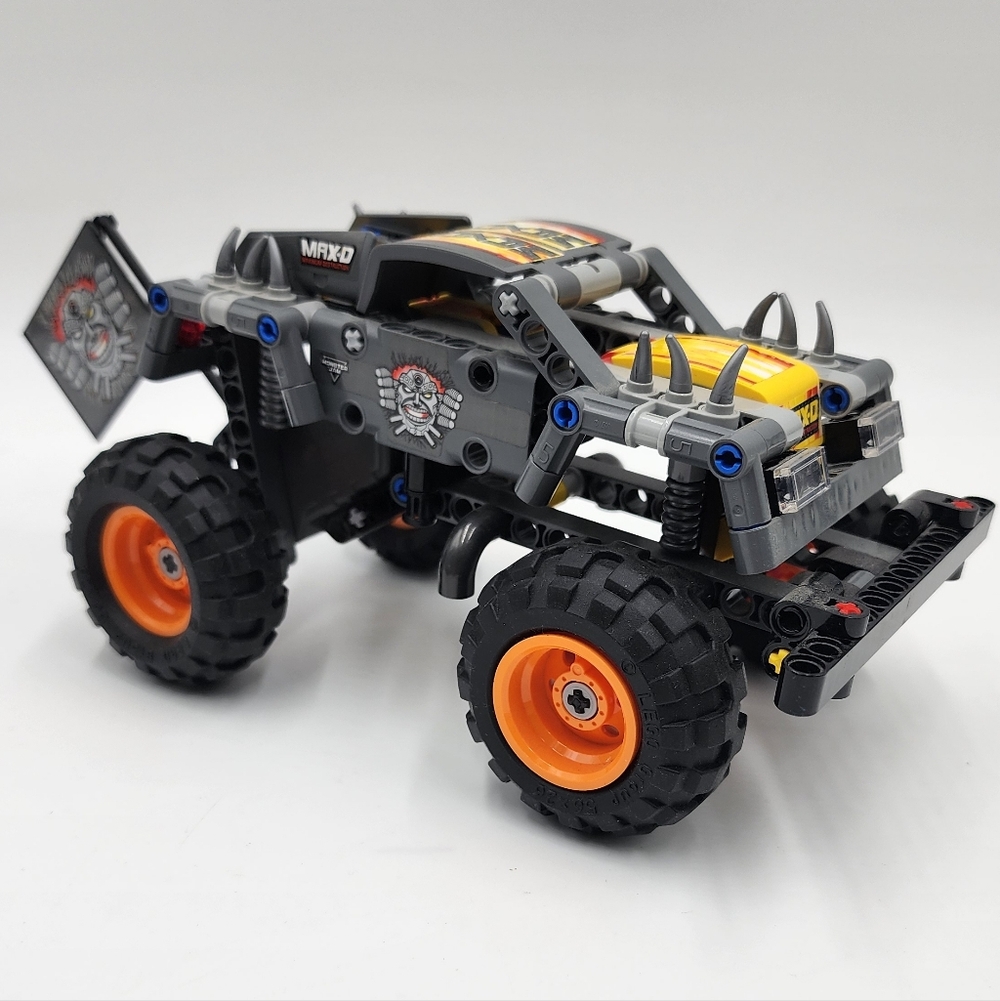 LEGO TECHNIC: Lego Monster Jam Max-D (42119)  |  Assembled